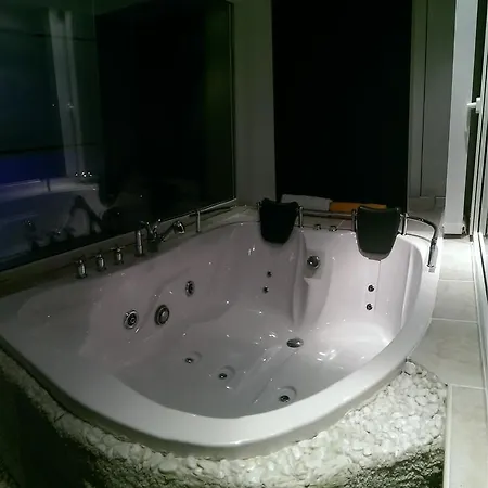 Panoramic - Jacuzzi & Parking Braşov