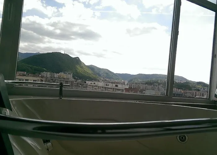 Panoramic - Jacuzzi & Parking Apartment *